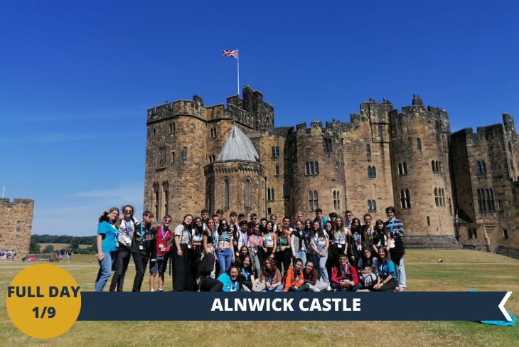 ESCURSIONE DI INTERA GIORNATA all’ ALNWICK CASTLE, (INGRESSO INCLUSO) il secondo più grande castello abitato dell’Inghilterra (secondo solo al castello di Windsor) costruito nel 1096 da Yves de Vescy, barone di Alnwick. Il meraviglioso castello perfettamente conservato è stato utilizzato per ambientare il castello di Hogwarts nei film Harry Potter e la Pietra Filosofale ed Harry Potter e la camera dei segreti.