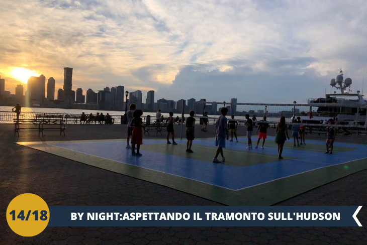 BY NIGHT: Godere delle viste mozzafiato della città al tramonto. Lo faremo dopo aver girato le famose zone di Tribeca e World Trade Center.