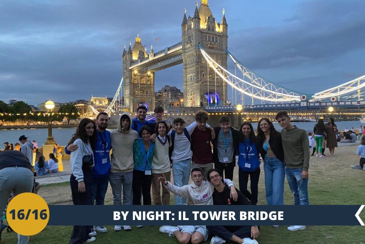 LONDON BY NIGHT: una passeggiata serale per ammirare i luoghi iconici di Londra: il Big Ben, il London Eye e l’House of Parliament sono pronti a farsi ammirare da voi con le loro luci notturne!